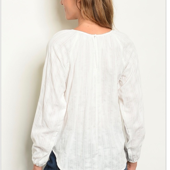 Sale! Off White Blouse - Picture 2 of 4
